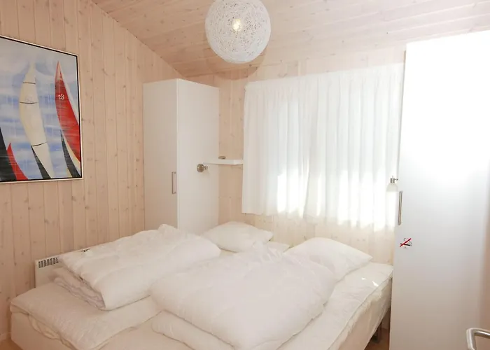 Ung - 150m From The Sea By Interhome Nyaraló